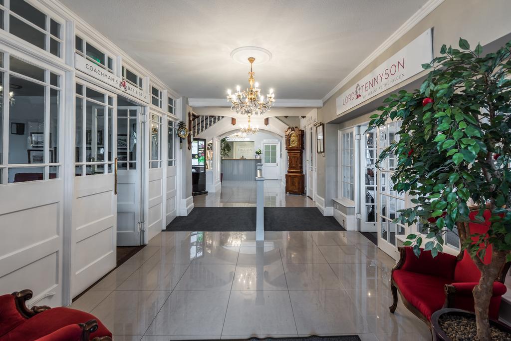 The Falcon Hotel Б'юд Екстер'єр фото