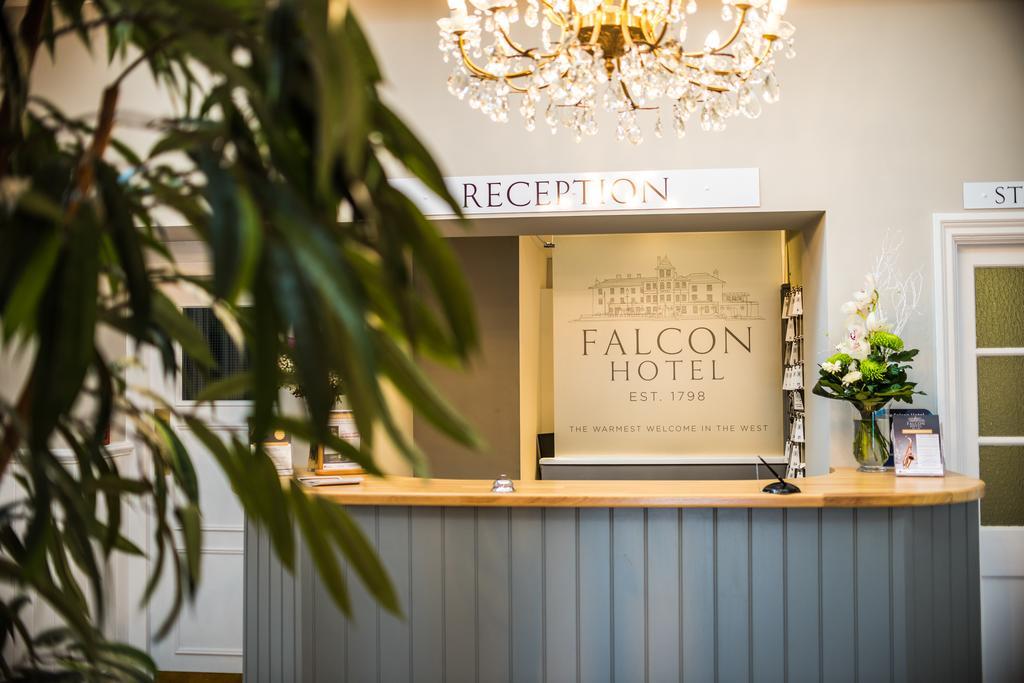 The Falcon Hotel Б'юд Екстер'єр фото